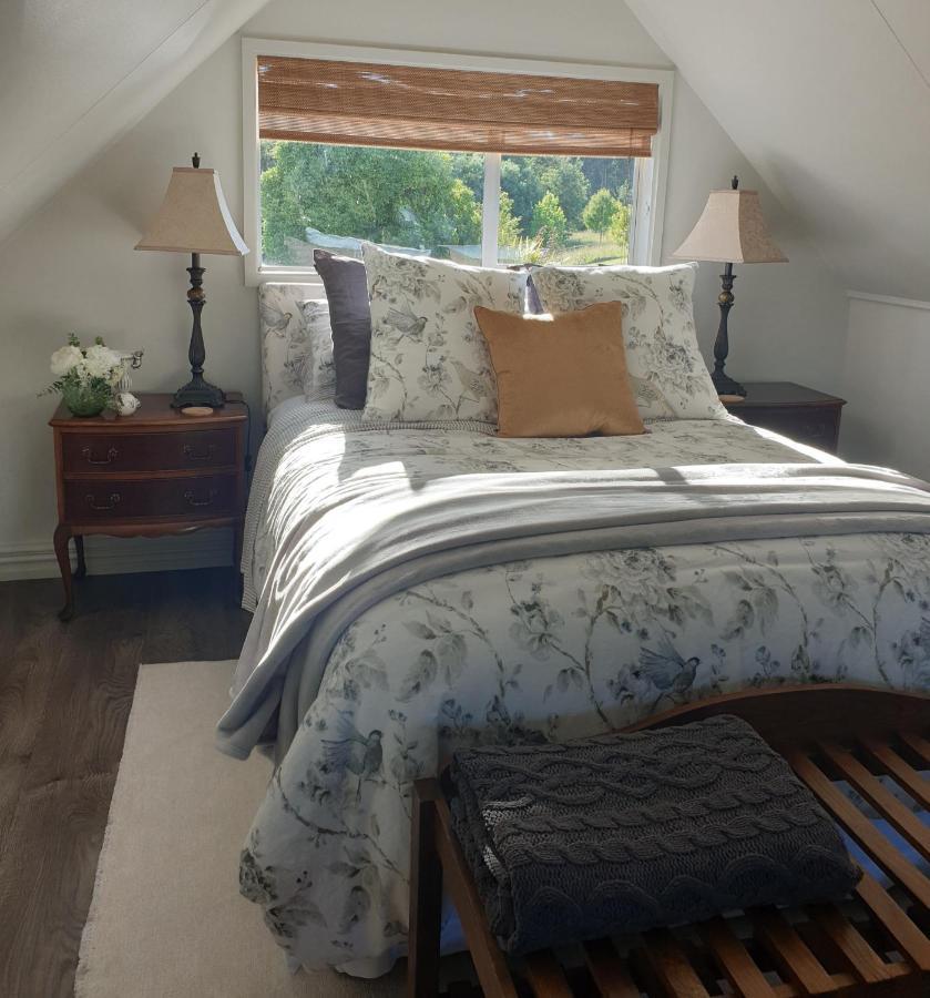 Blue Bell Cottage. Serene Luxury Farmstead Lower Moutere Cameră foto