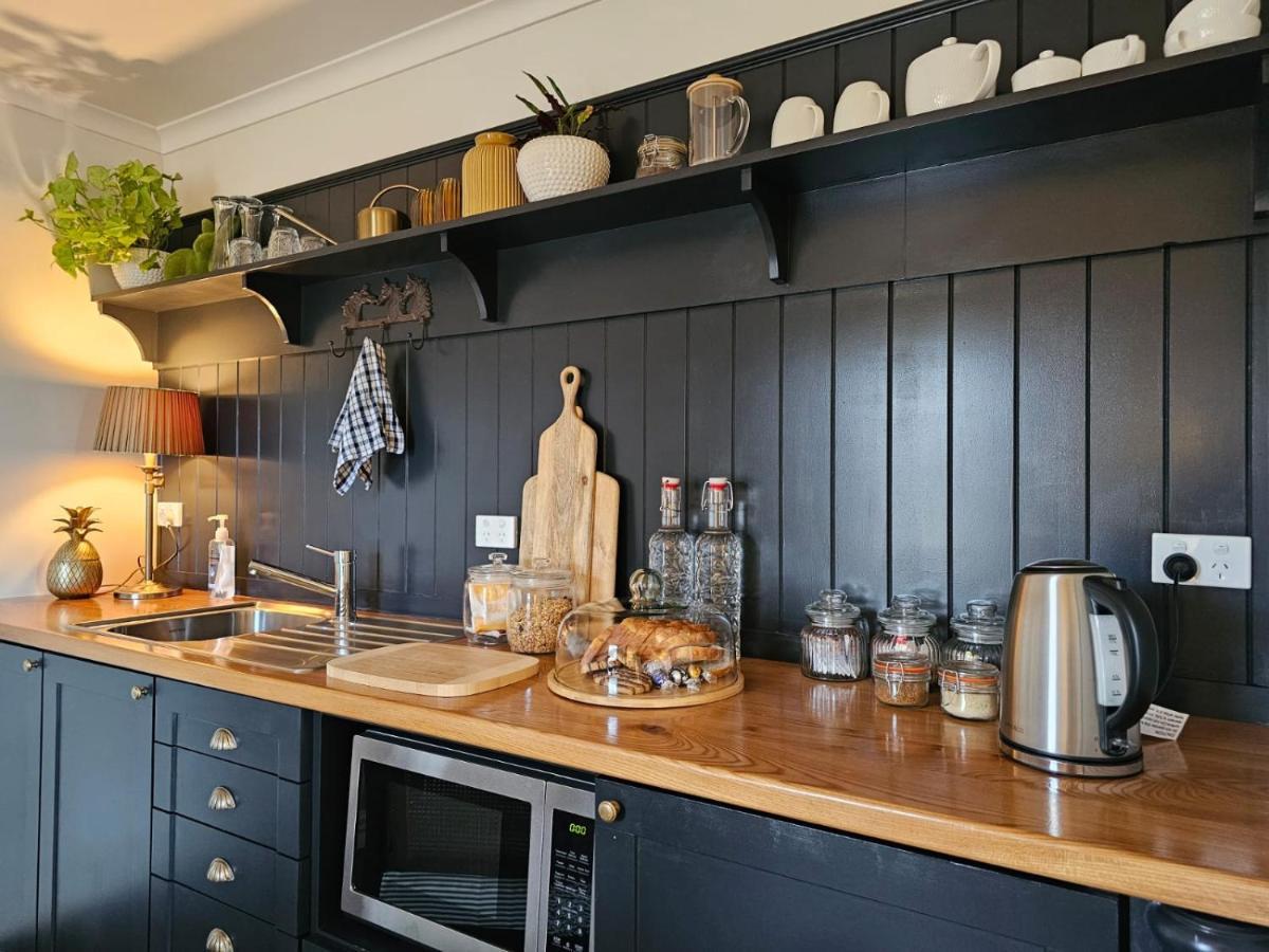Blue Bell Cottage. Serene Luxury Farmstead Lower Moutere Exterior foto