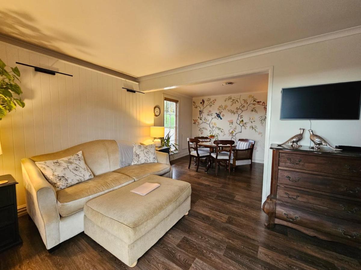 Blue Bell Cottage. Serene Luxury Farmstead Lower Moutere Exterior foto